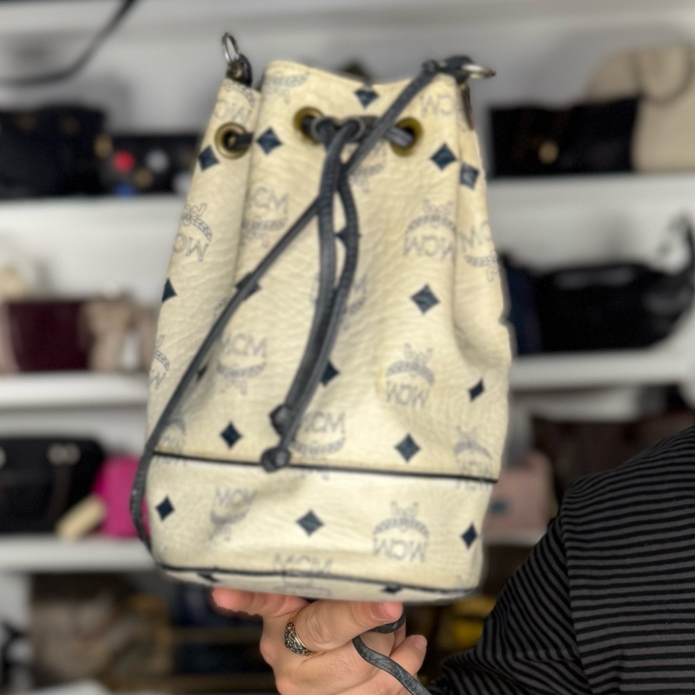 MCM BUCKET BAG